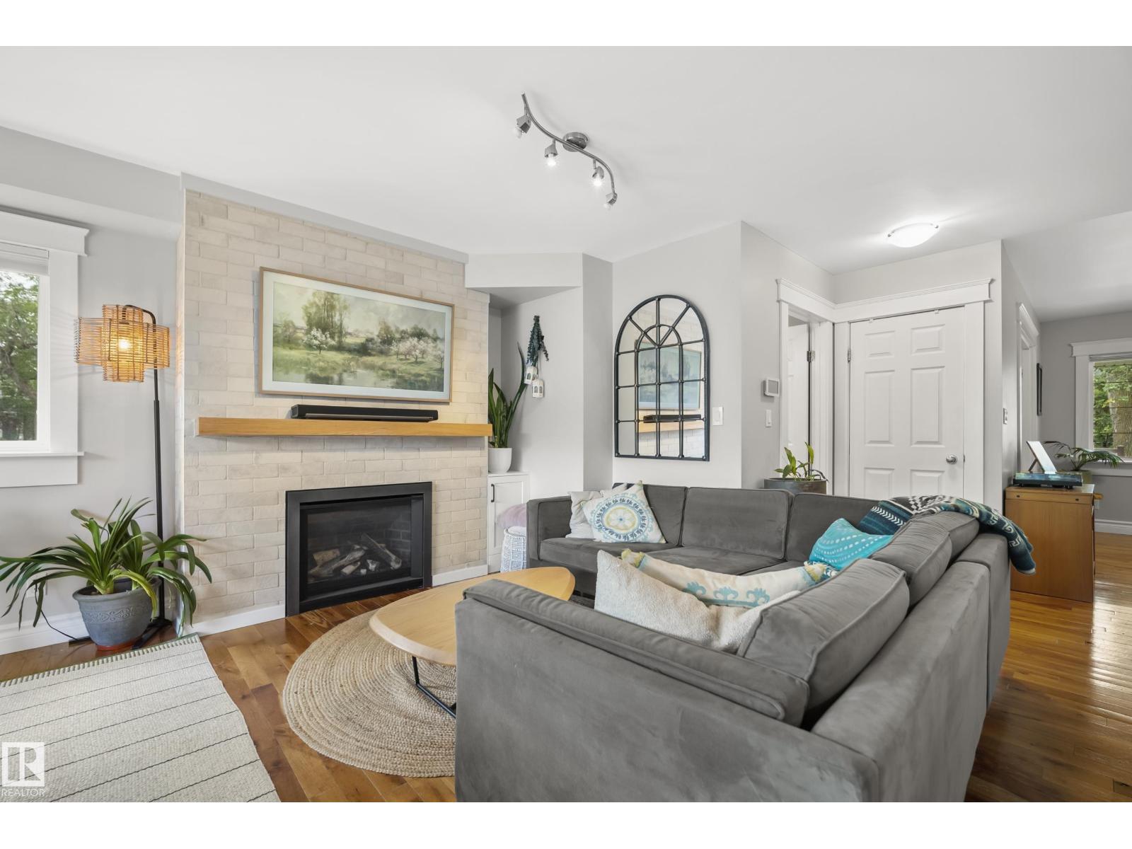 11006 64 AV NW - Image 12