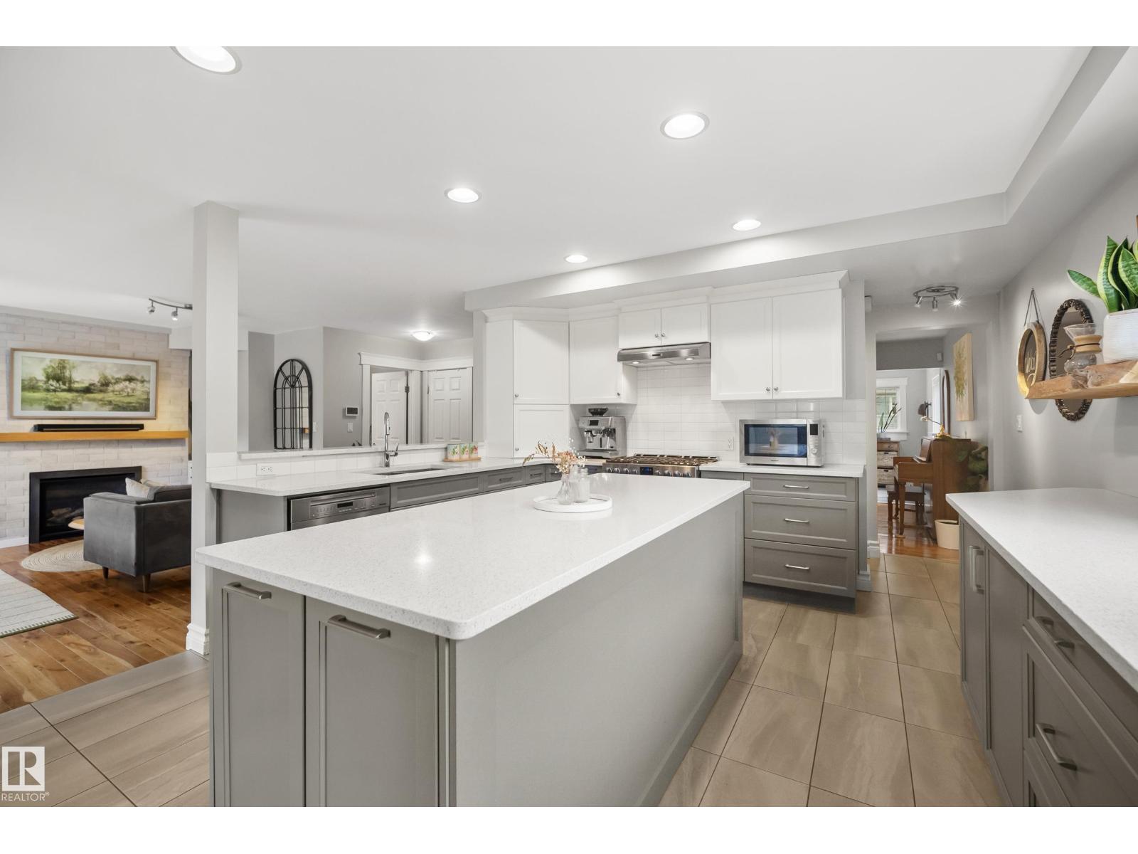 11006 64 AV NW - Image 18