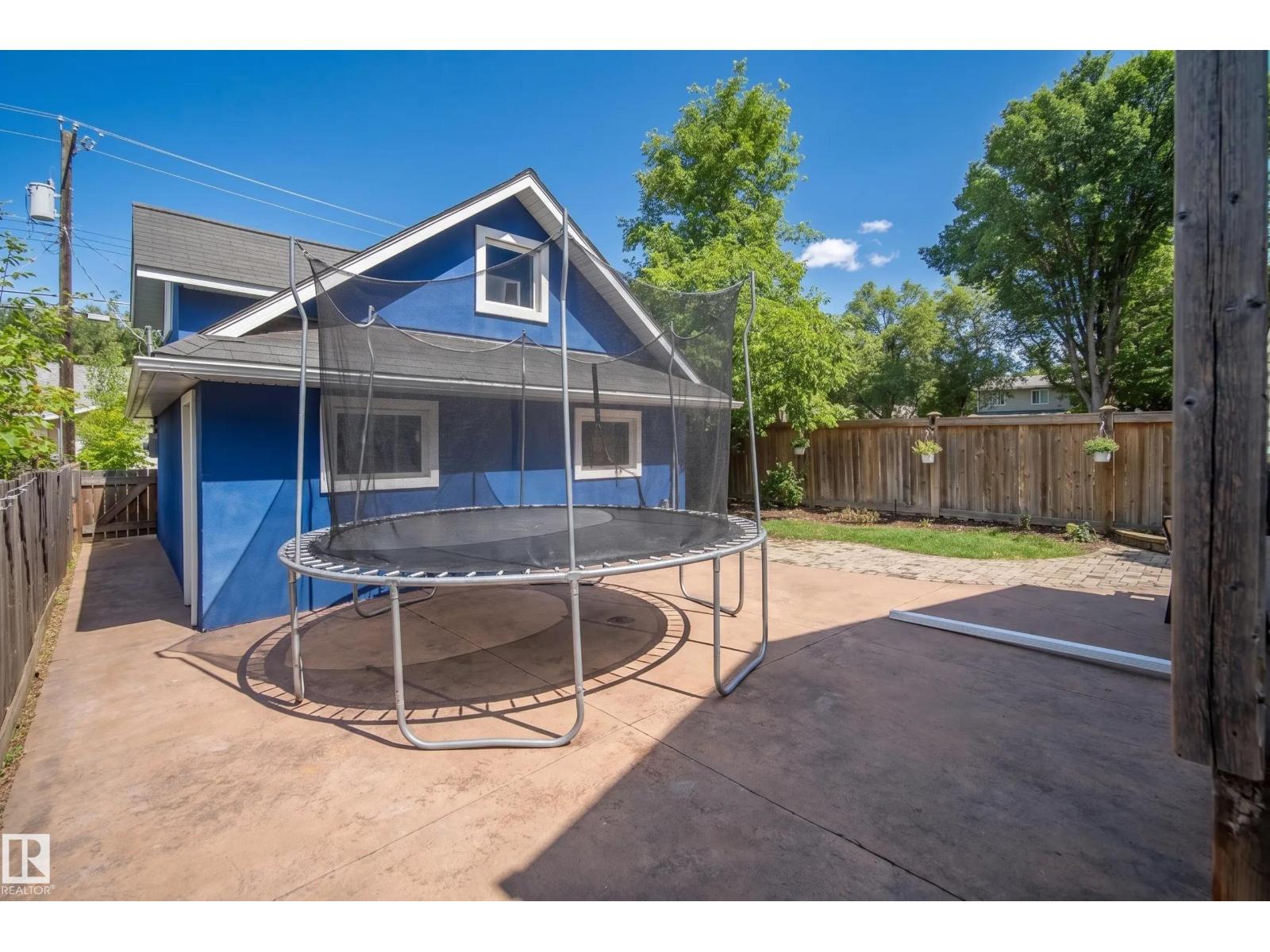 11006 64 AV NW - 45