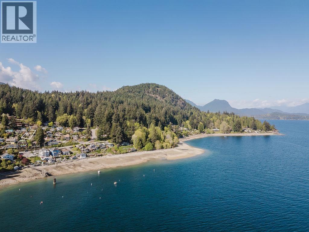 462 CENTRAL AVENUE, Gibsons — photo 6