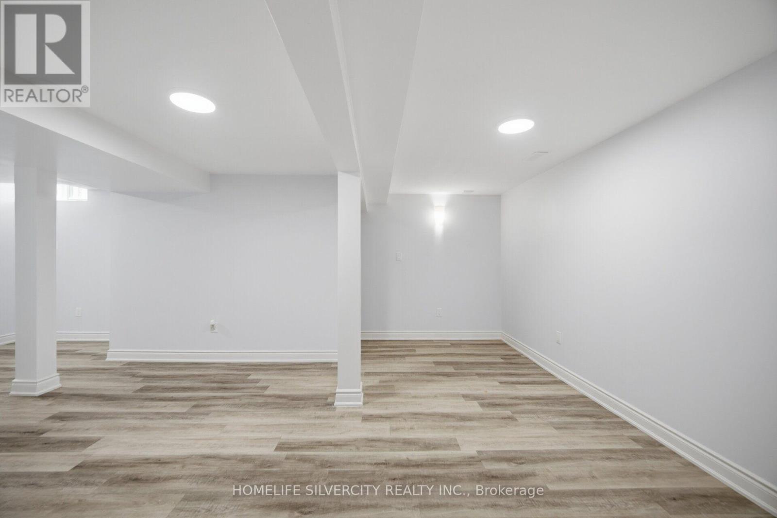 731 ELGIN STREET N - 14