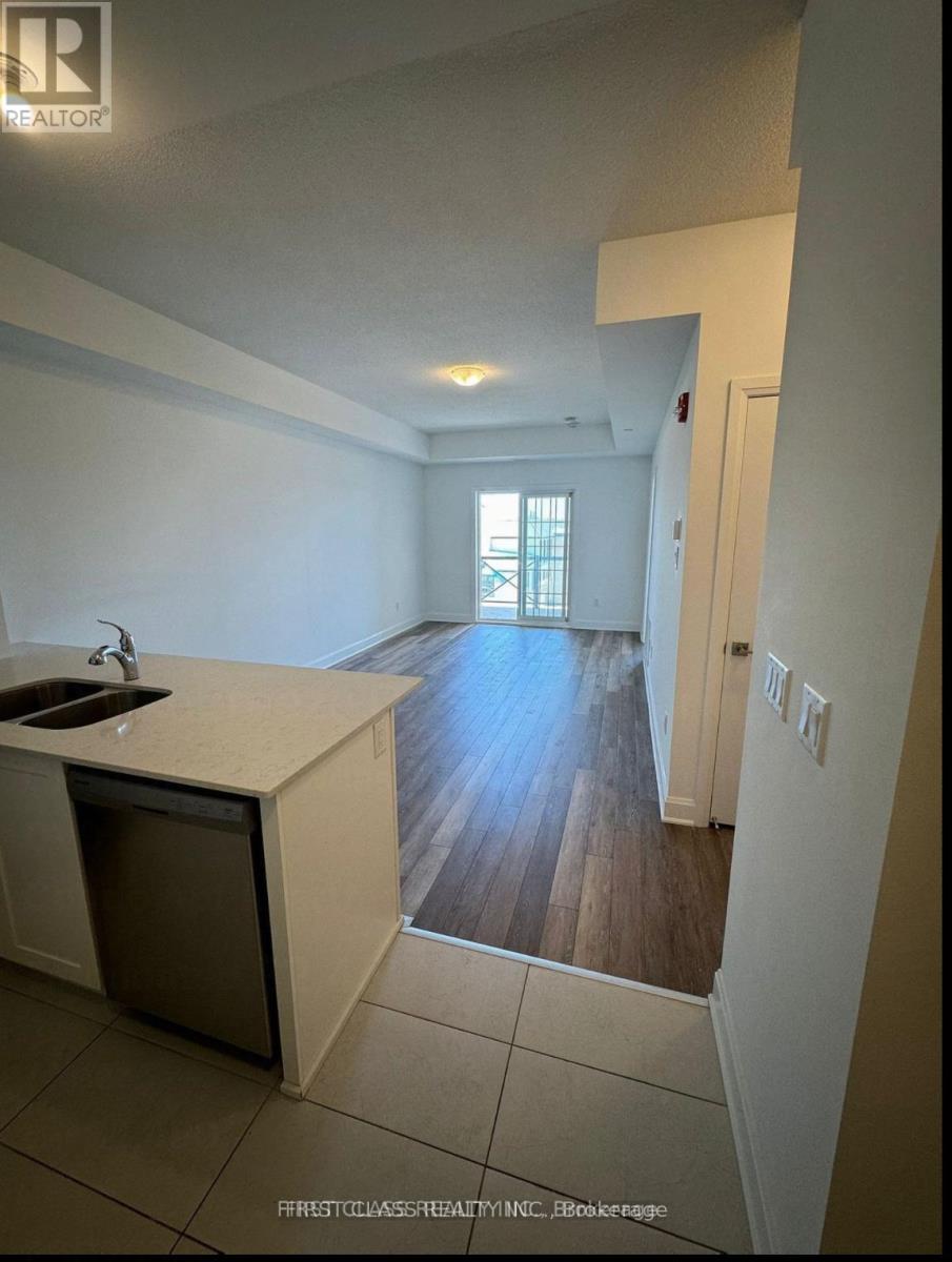 408 - 50 LAKEBREEZE DRIVE S, Clarington (Newcastle) — photo 2