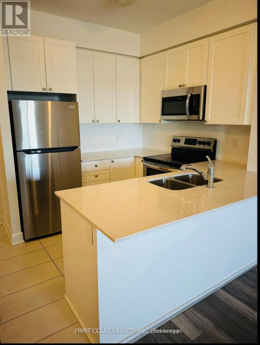408 - 50 LAKEBREEZE DRIVE S, Clarington (Newcastle) — photo 4