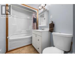 621 20th Avenue E, Regina, SK S4N1J9 Photo 14