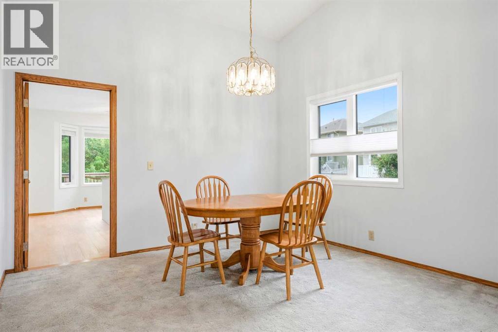5 Sandpiper Gate NW, Calgary — photo 8
