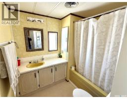 1&2 Lakeview Avenue, Jackfish Lake, SK S0M1X0 Photo 19