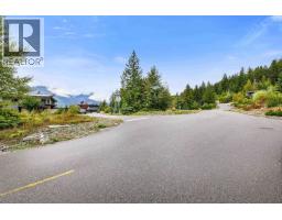 1709 Wishbone Court, Squamish, BC V0N2L3 Photo 16