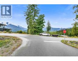 1709 Wishbone Court, Squamish, BC V0N2L3 Photo 19