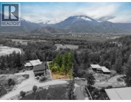 1709 Wishbone Court, Squamish, BC V0N2L3 Photo 9