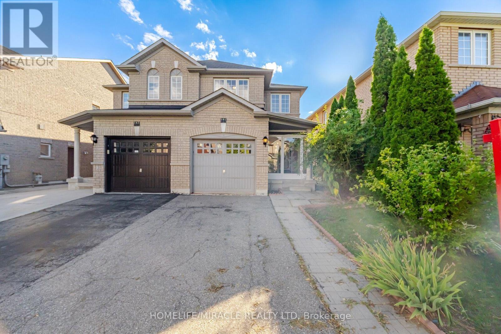 101 CRYSTALVIEW CRESCENT - 1