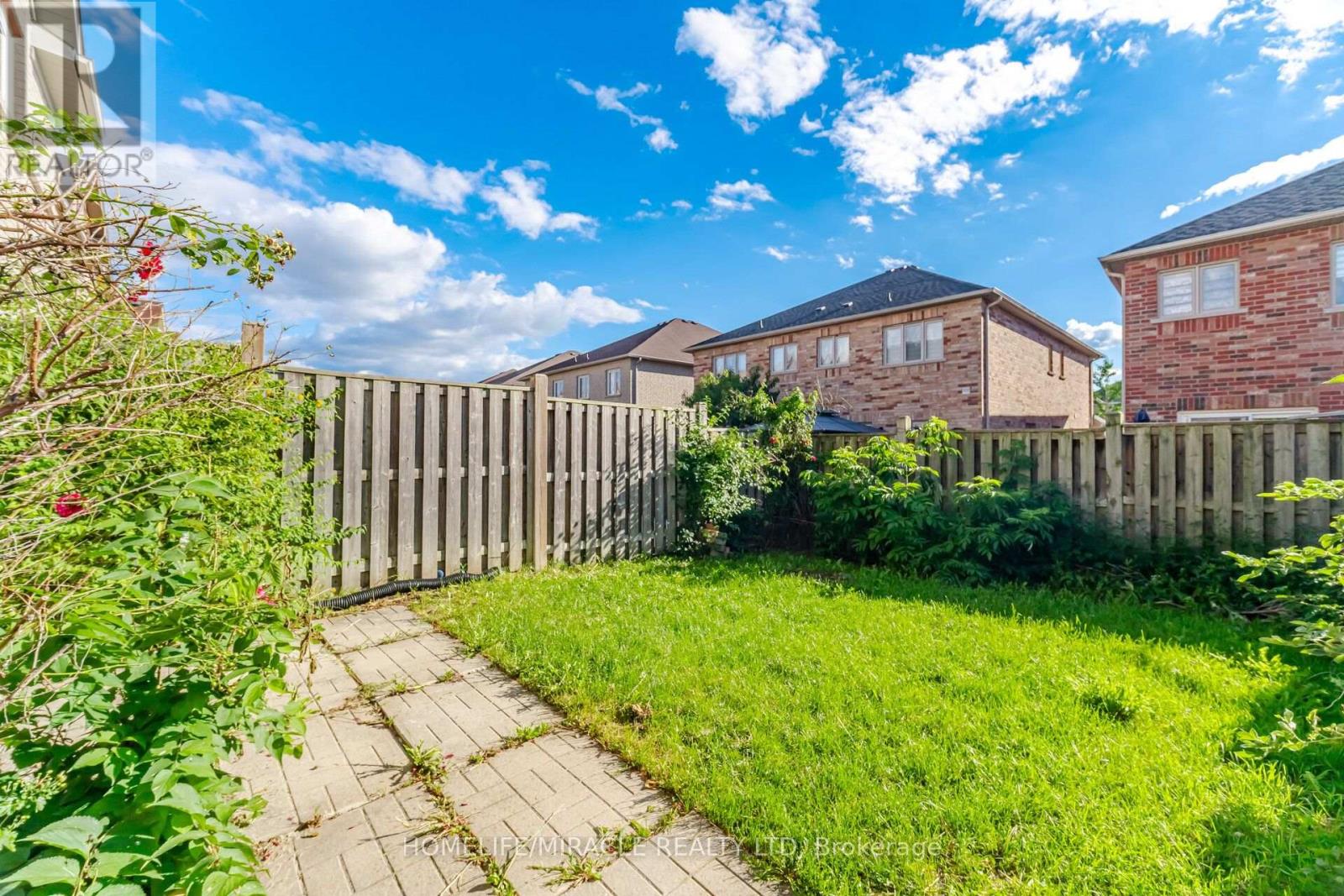 101 CRYSTALVIEW CRESCENT - Image 38