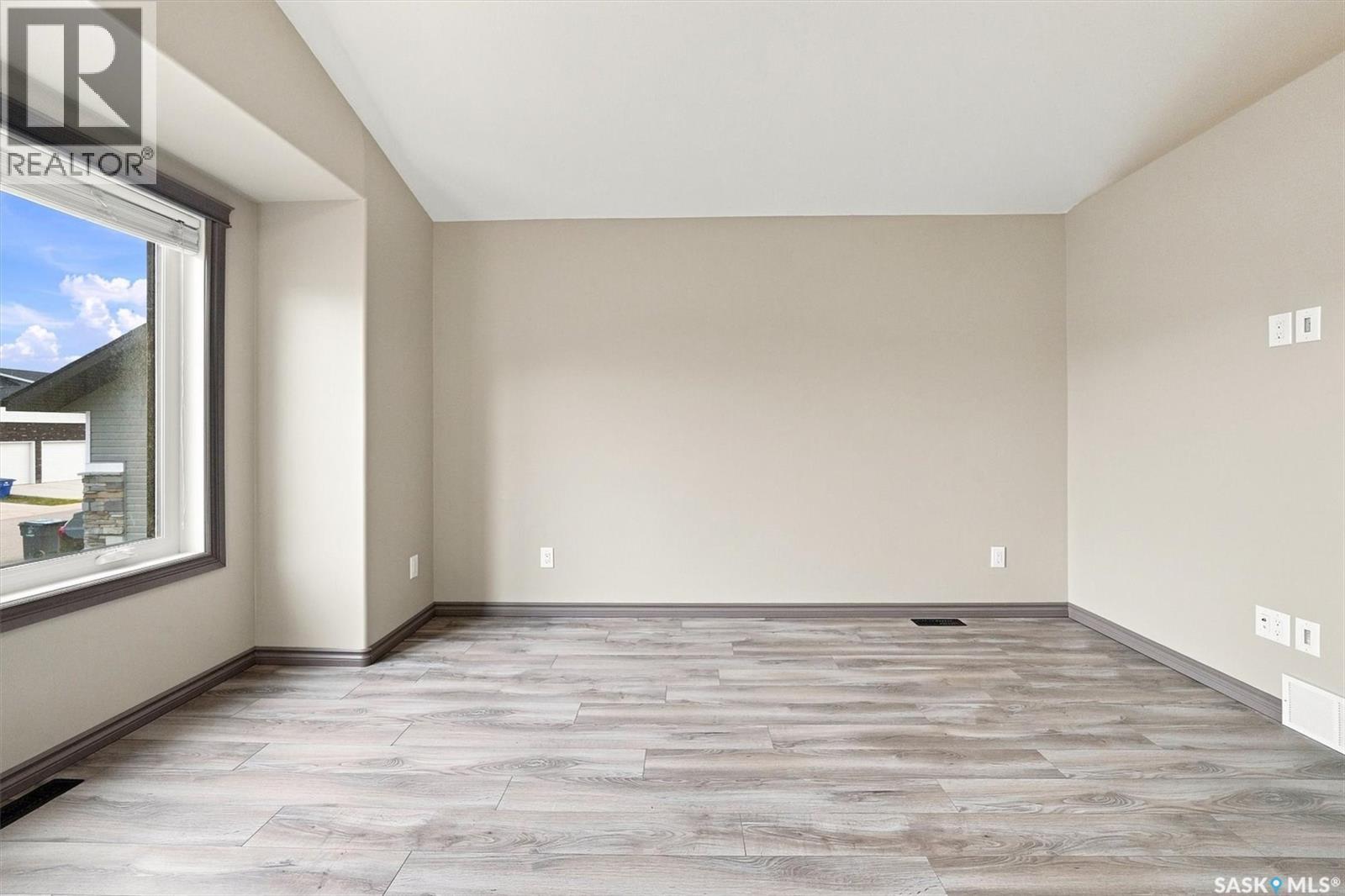 204 Cowan CRESCENT - 5