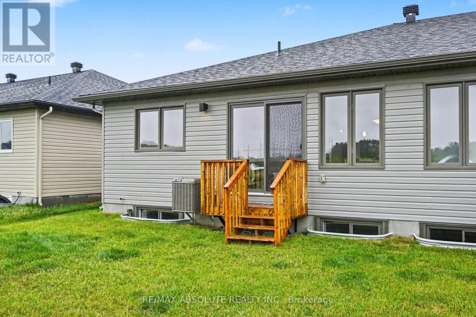 3 Bed, 3 Bath House for Sale in Arnprior – 186 SEABERT DRIVE, Arnprior – MLS# X13750128 - Image 29