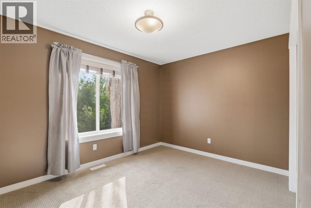 31 Chapala Close SE - 33