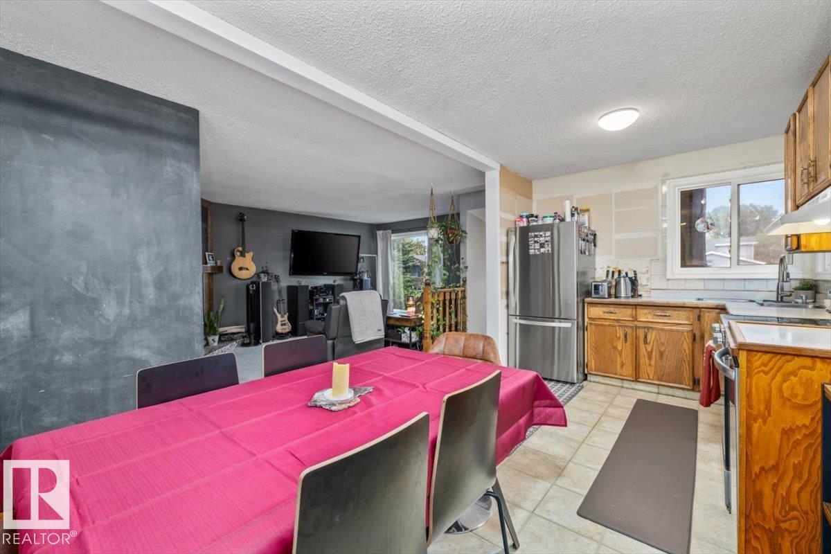 205 WESTON DR - Image 17