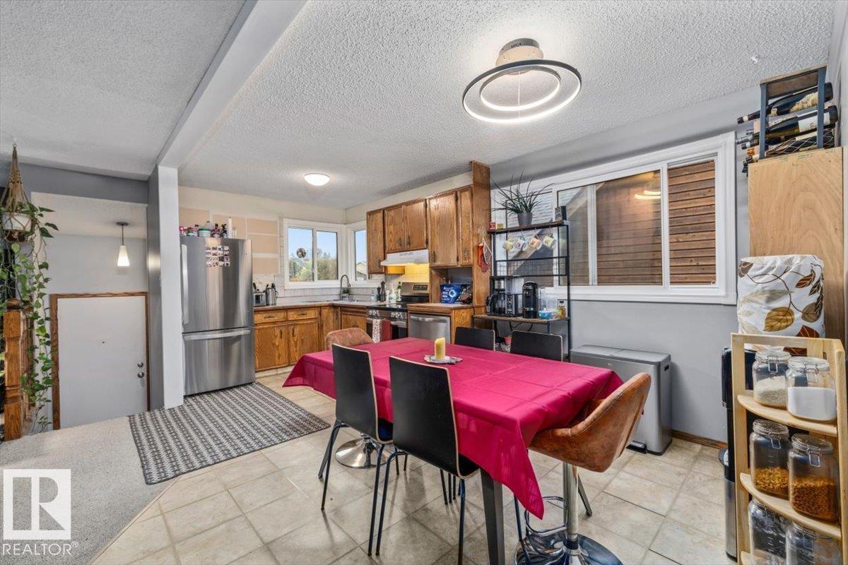 205 WESTON DR - Image 18