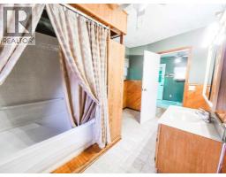 4pc Bathroom - 5013 51 Street, Peers, AB T0E1W0 Photo 7