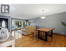 Family room - 175 Shannon Circle Sw, Calgary, AB T2Y2L1 Photo 11