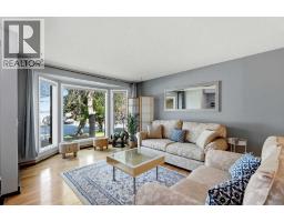 2pc Bathroom - 175 Shannon Circle Sw, Calgary, AB T2Y2L1 Photo 13