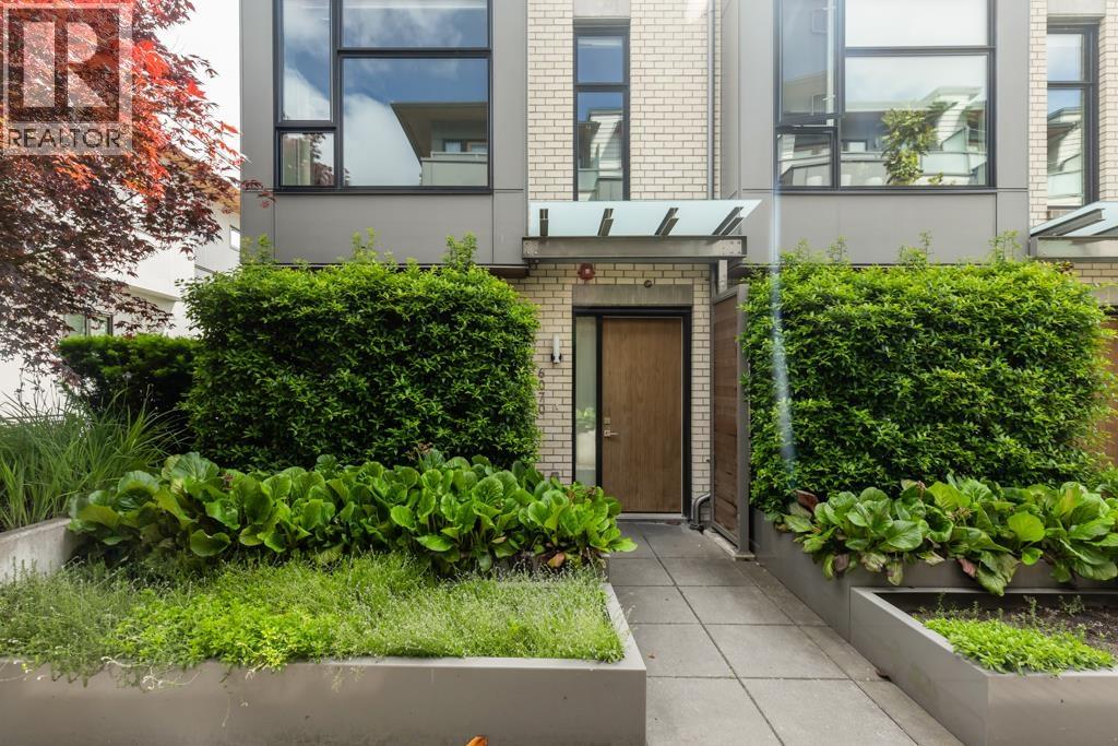 6070 OAK Street, Vancouver, British Columbia, V6M2W2, Vancouver, British Columbia — photo 2 of 5