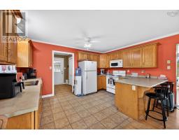 Den - 315 Highway 242, Joggins, NS B0L1A0 Photo 6