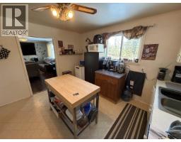 Den - 915 Dog Creek Road, Williams Lake, BC V2G3G5 Photo 7
