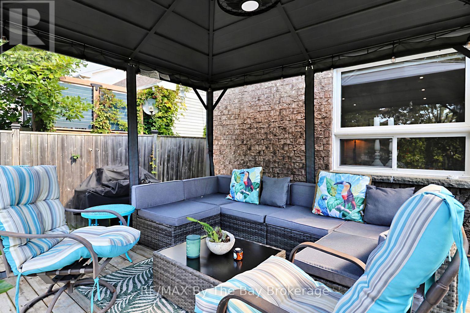 84 WESLEY AVENUE - 38