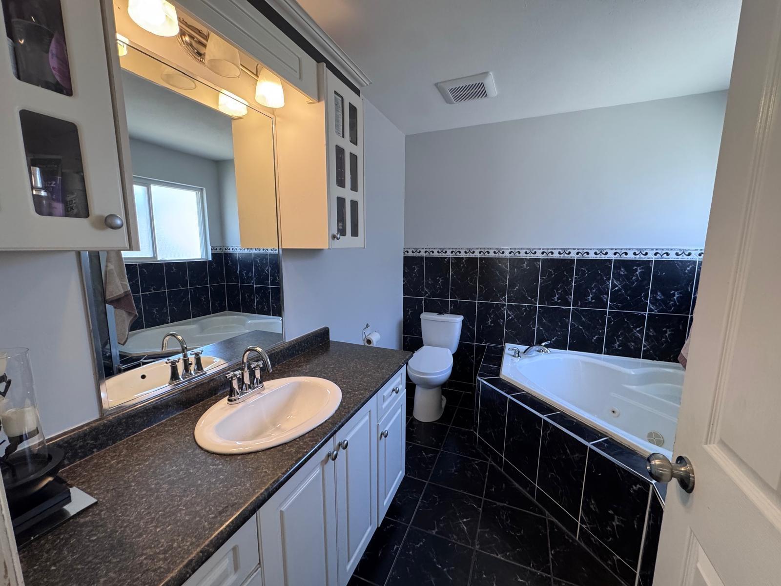8 Bed, 6 Bath House for Sale in Surrey – 14616 67A AVENUE, Surrey – MLS# R3159946 - Image 30