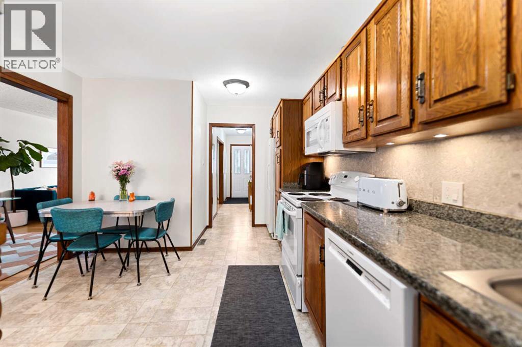 2915 13 Avenue NW - 10