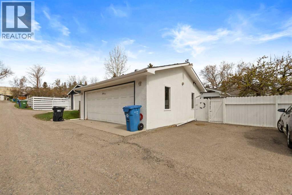 2915 13 Avenue NW - 24