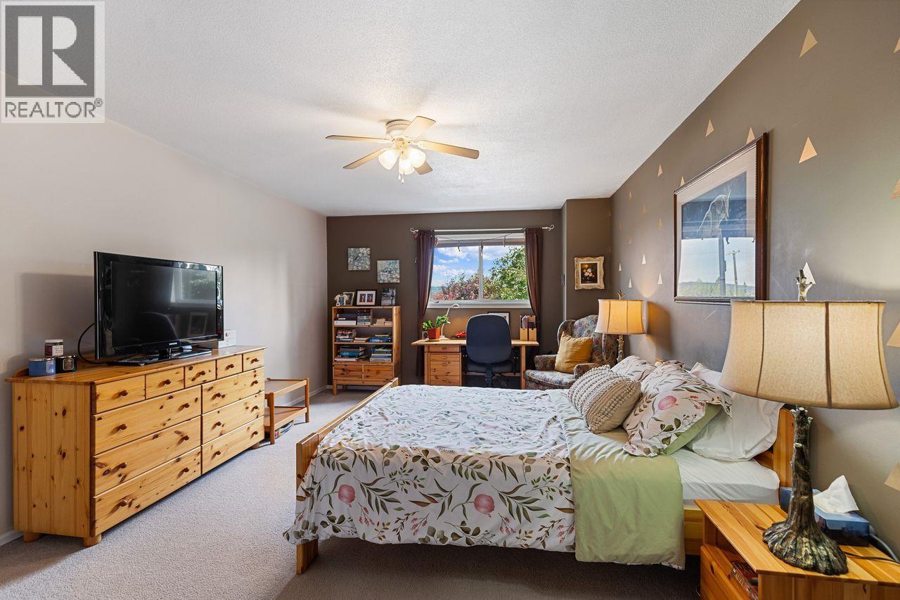 Photo 13 of 31 — 101 3307 WESTWOOD DRIVE · Prince George, BC