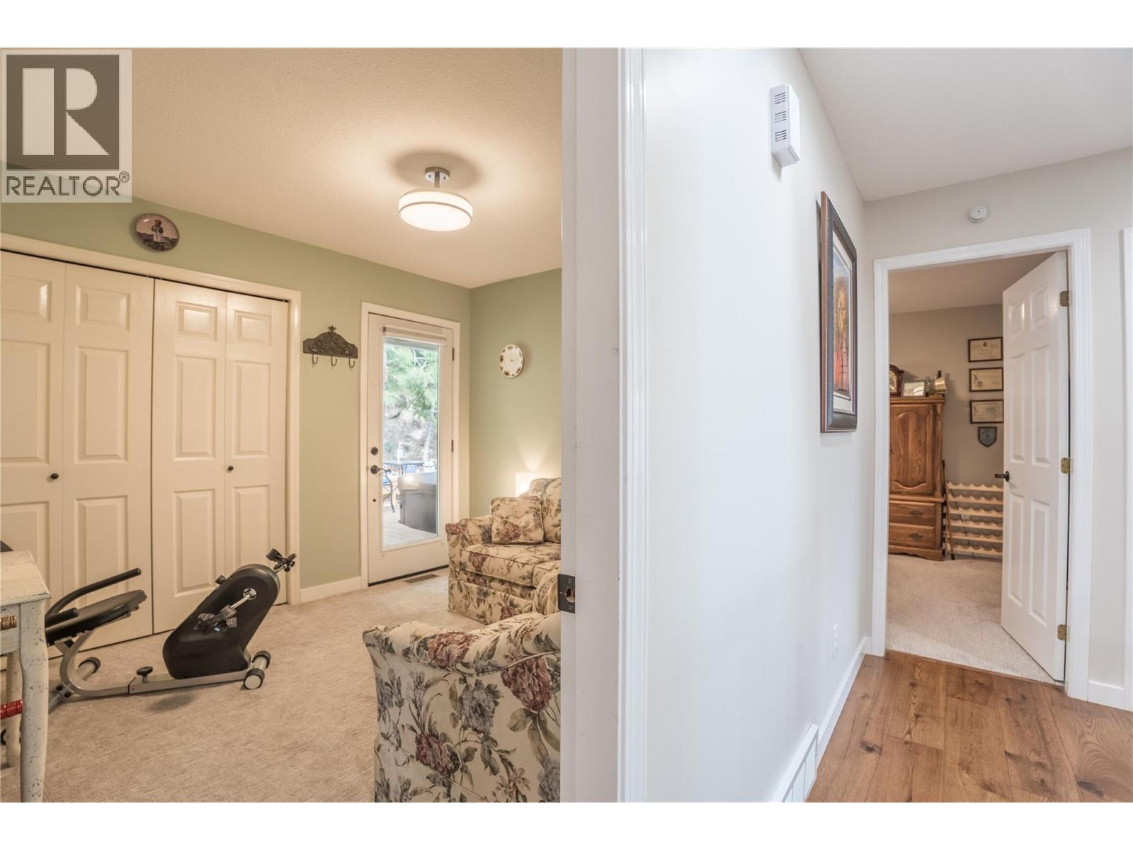 10804 GIANTS HEAD Road, Summerland