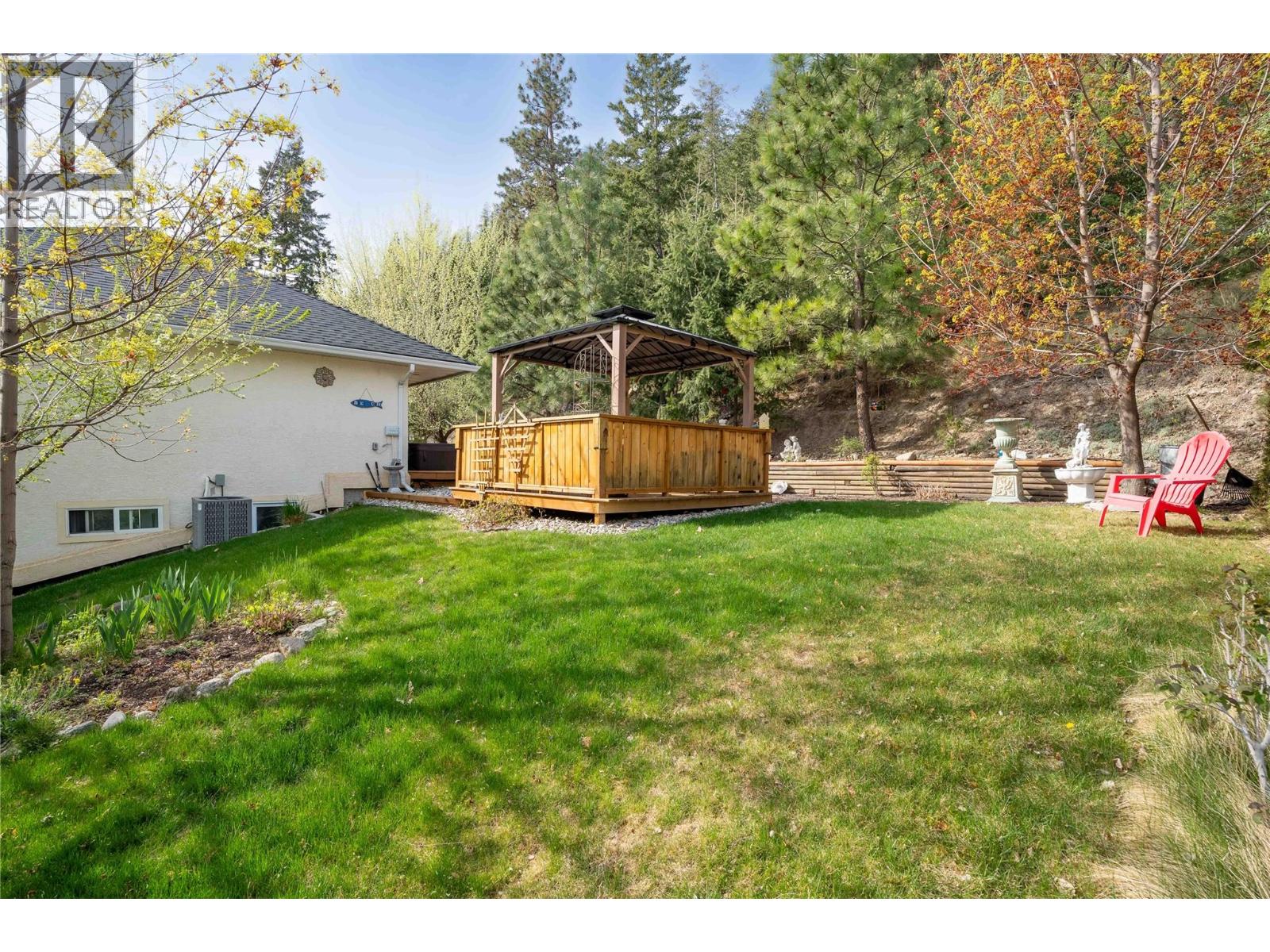 10804 GIANTS HEAD Road, Summerland