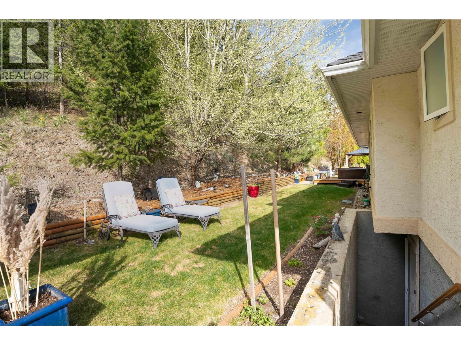 10804 GIANTS HEAD Road, Summerland
