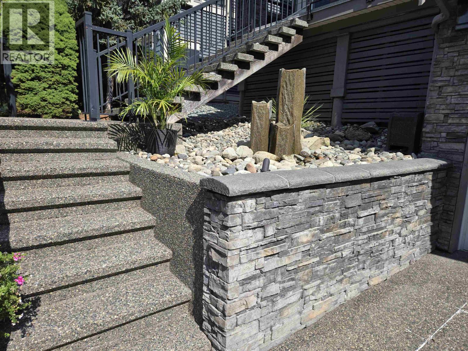 13422 235 Street, Maple Ridge, British Columbia, V4R2W3, Maple Ridge, British Columbia — photo 5 of 5