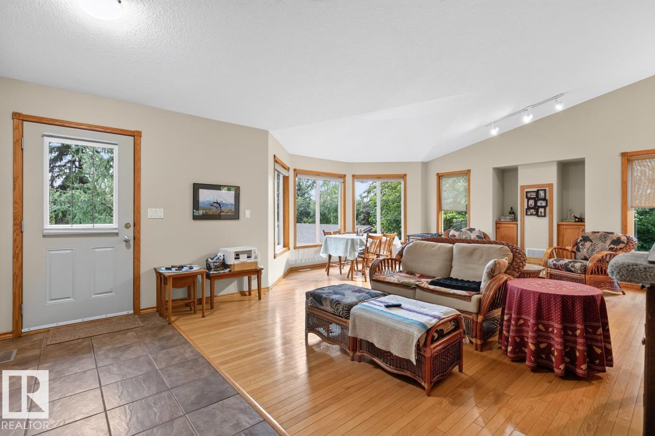 #124 4521 LAKESHORE RD - Image 7