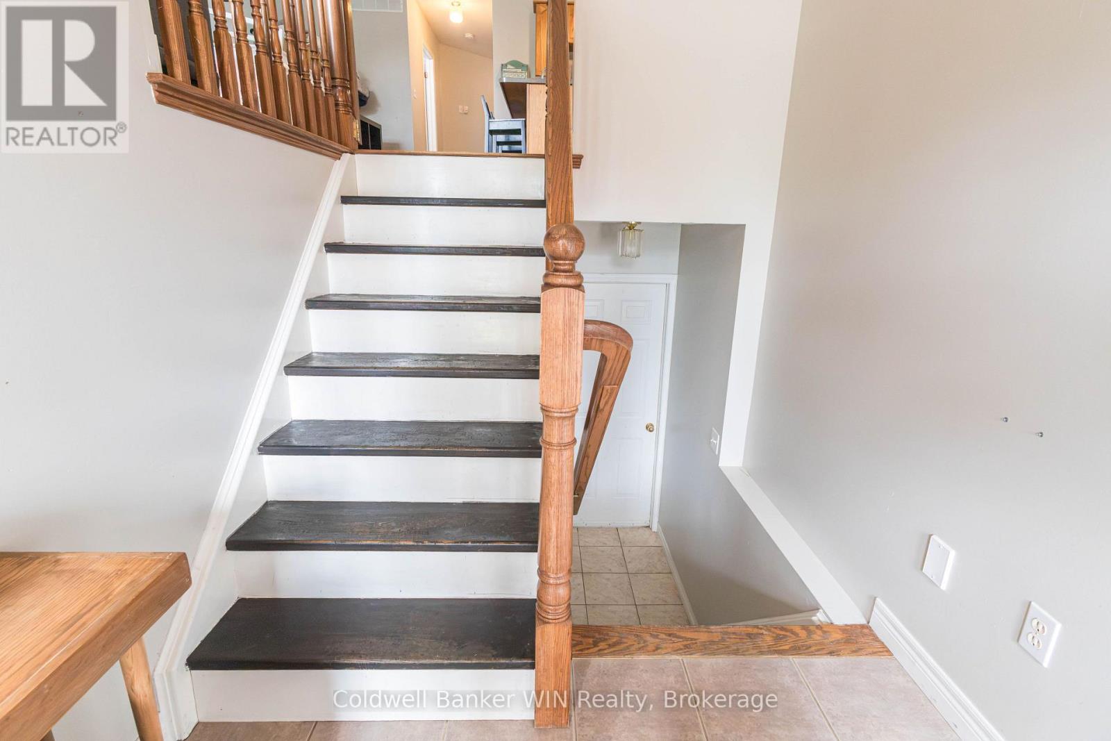 114 Bellamy Crescent, Centre Wellington (Fergus), Ontario, N1M3S6, Centre Wellington (Fergus), Ontario — photo 3 of 5