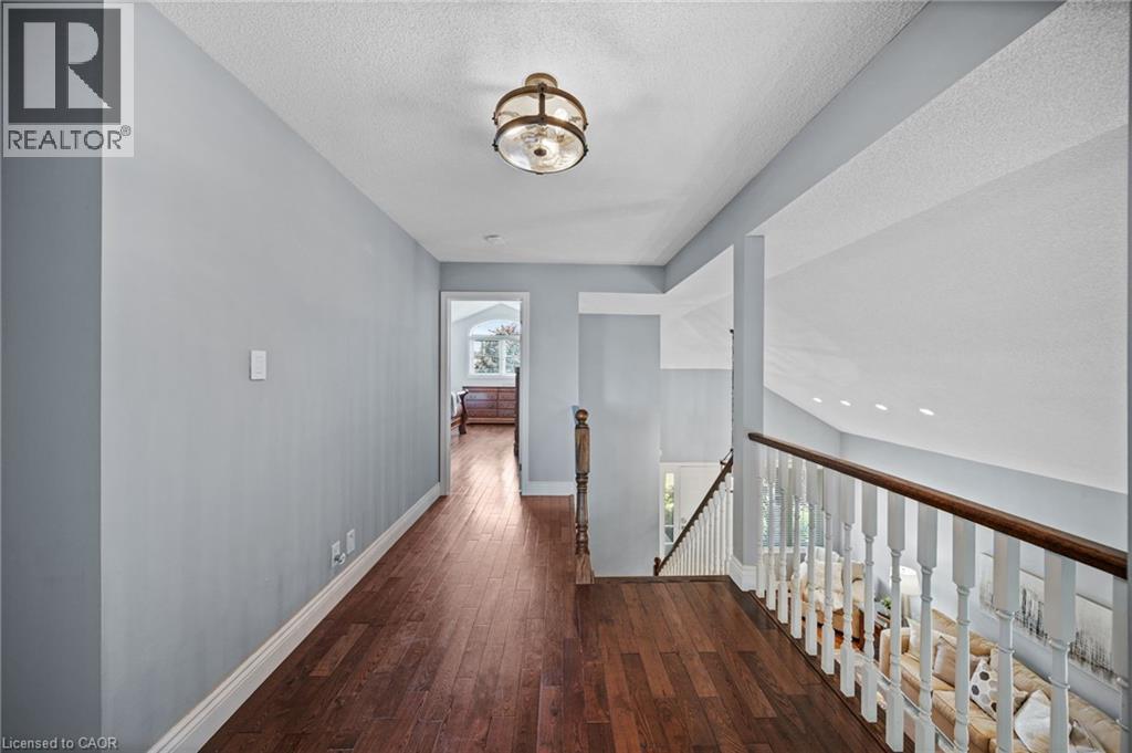 6 SCOTTSWOOD Lane - 22