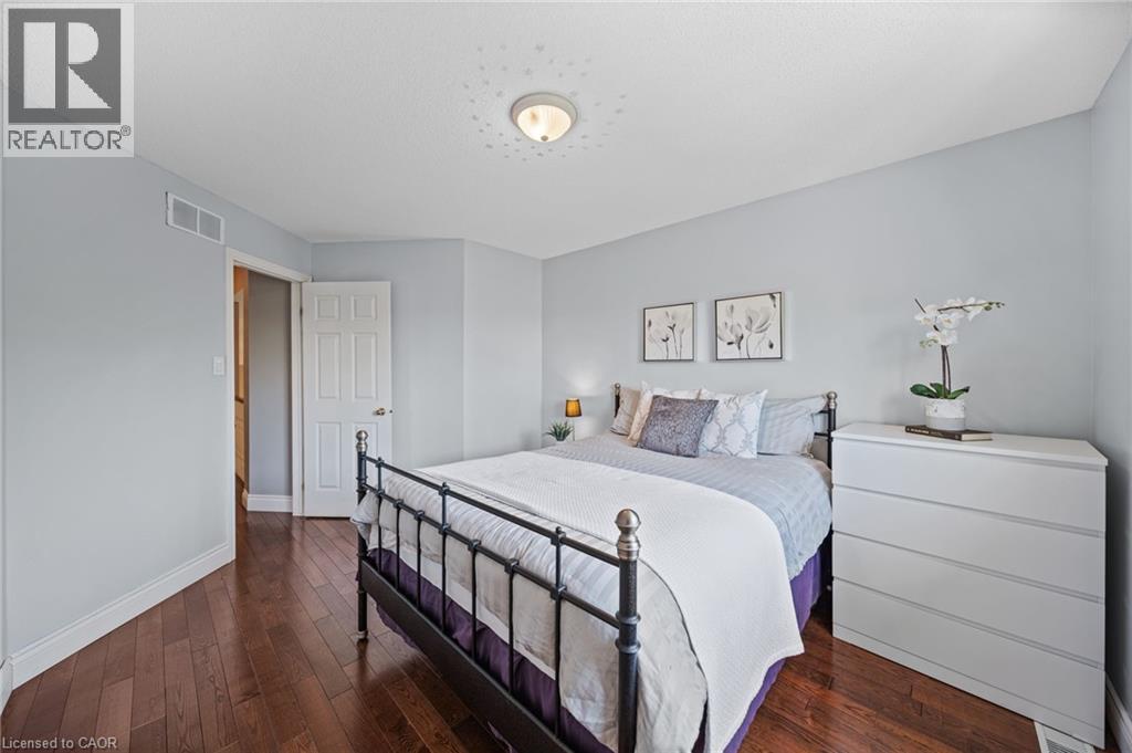 6 SCOTTSWOOD Lane - 28