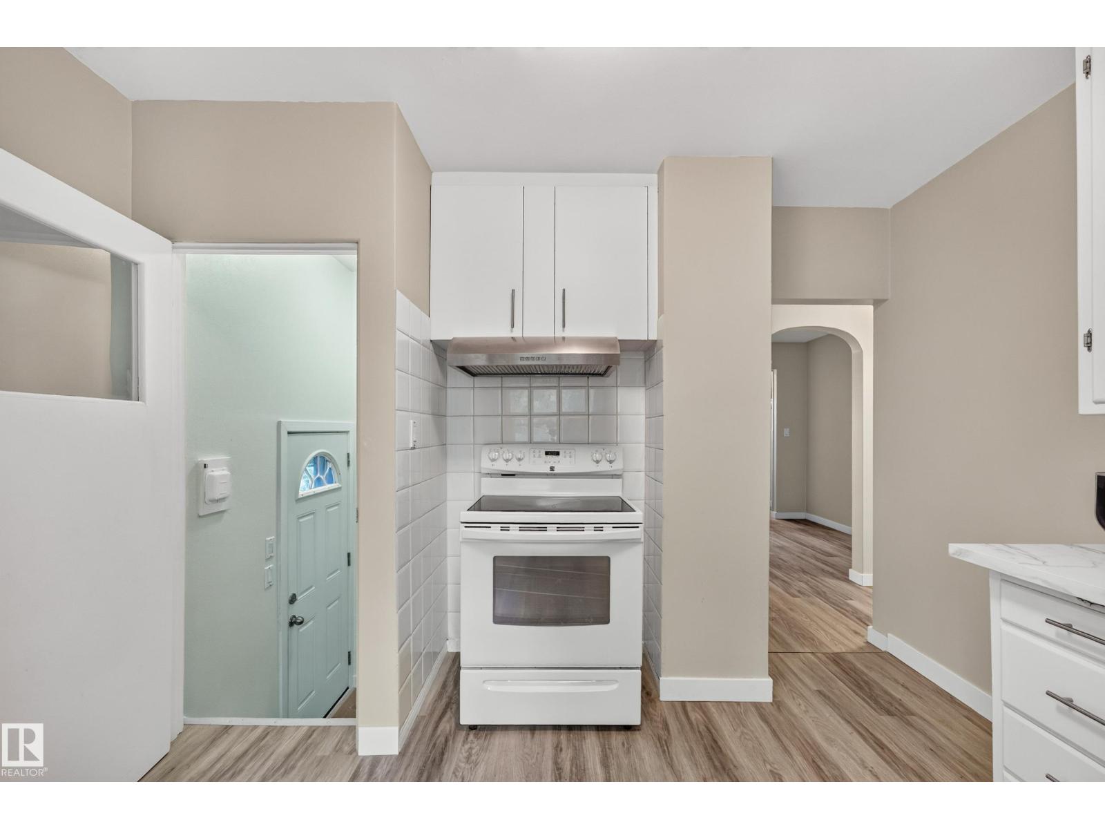 11207 72 AV NW - 10