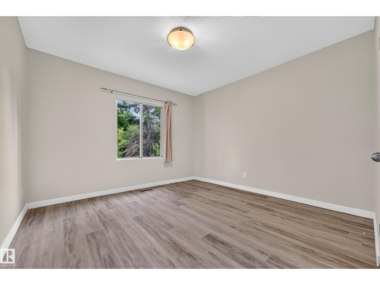 11207 72 AV NW - 12