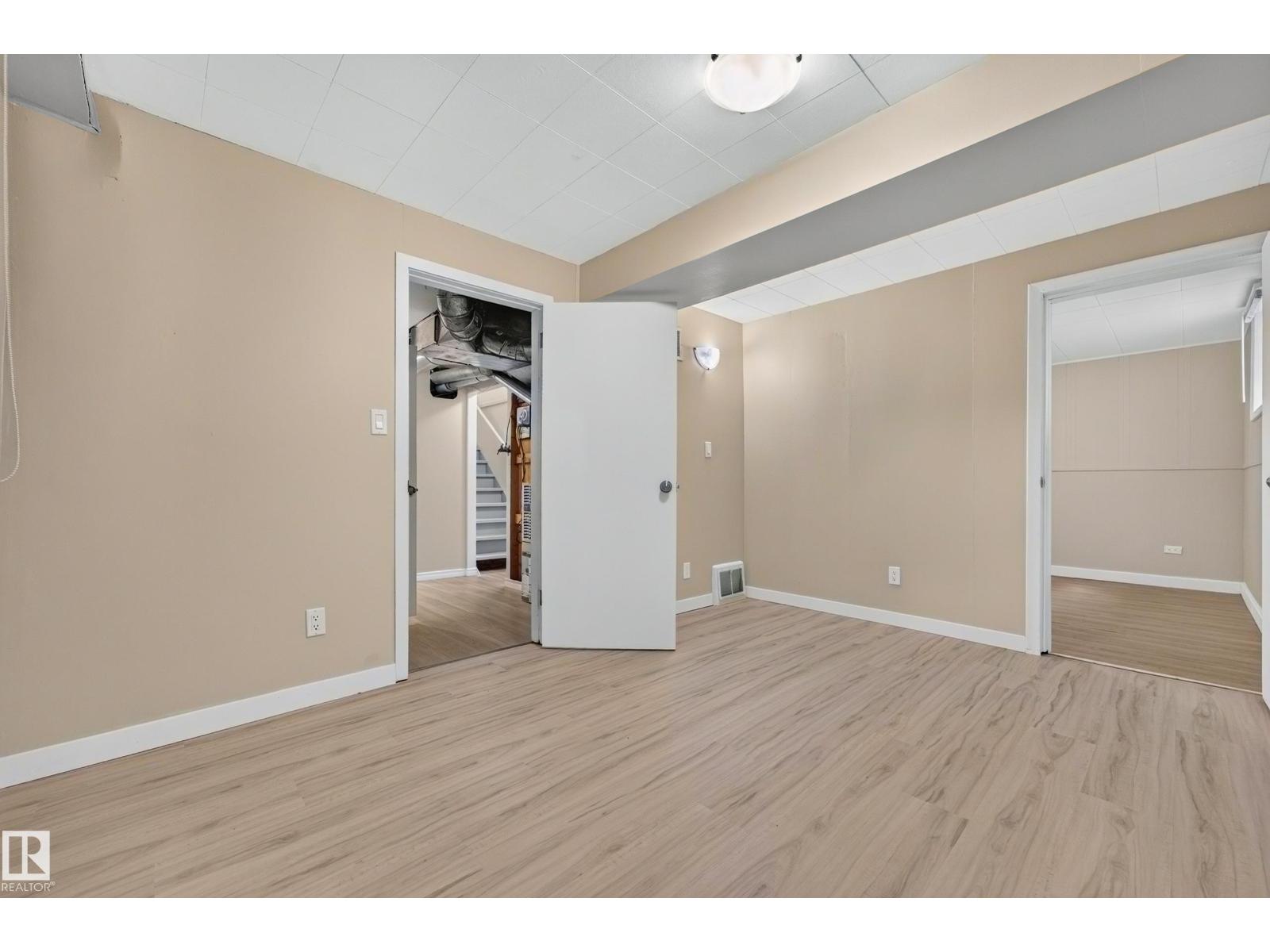 11207 72 AV NW - 22