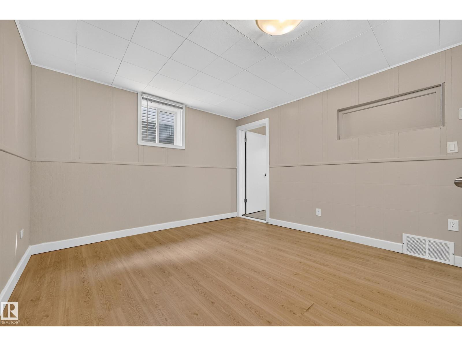 11207 72 AV NW - Image 24
