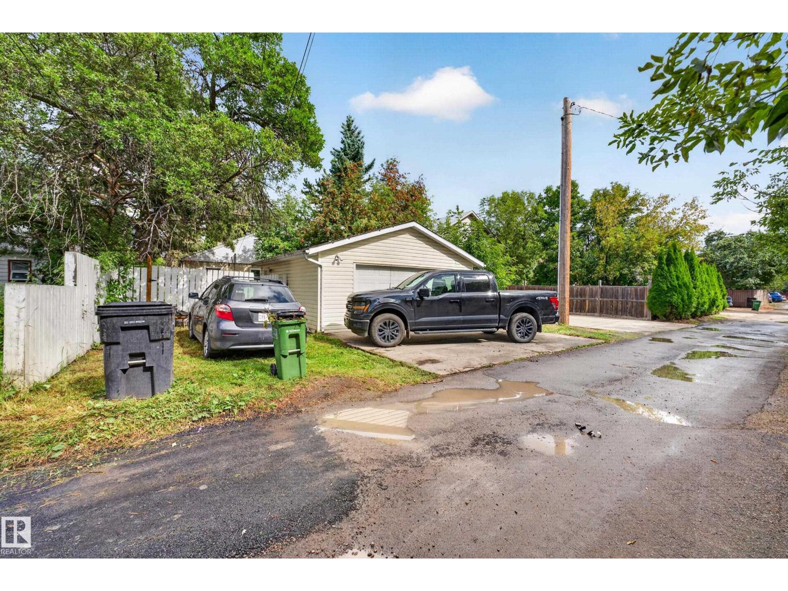 11207 72 AV NW - 28
