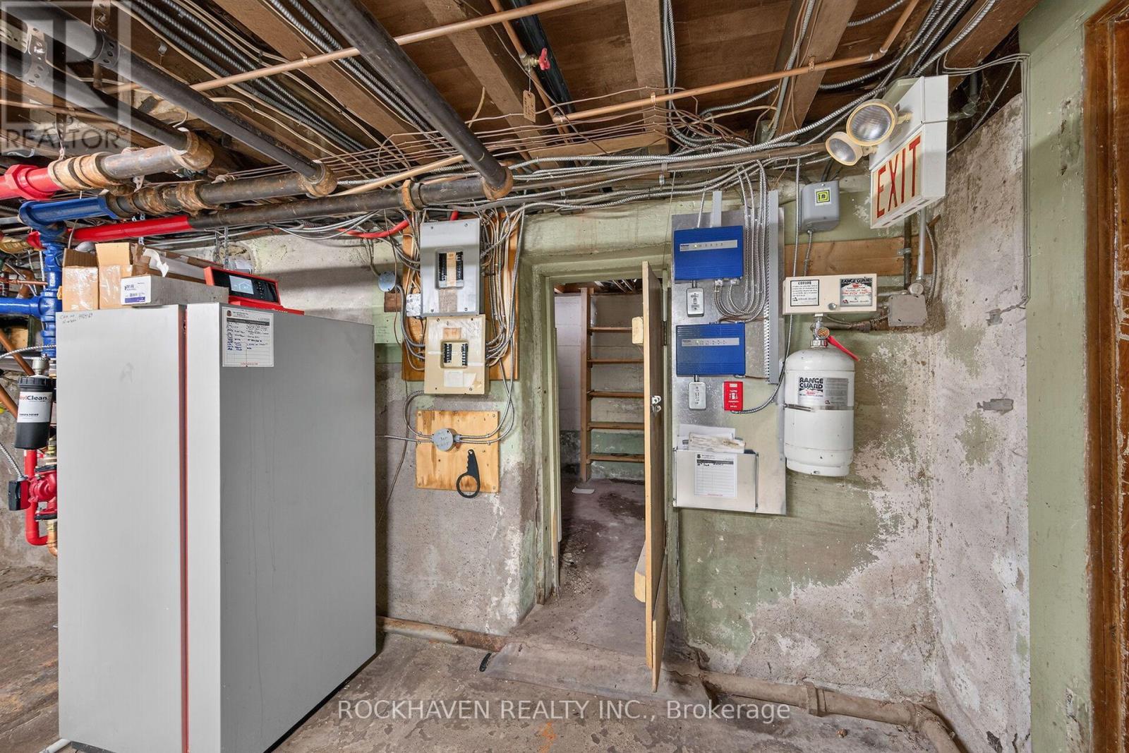15 ST DAVID STREET W - 30