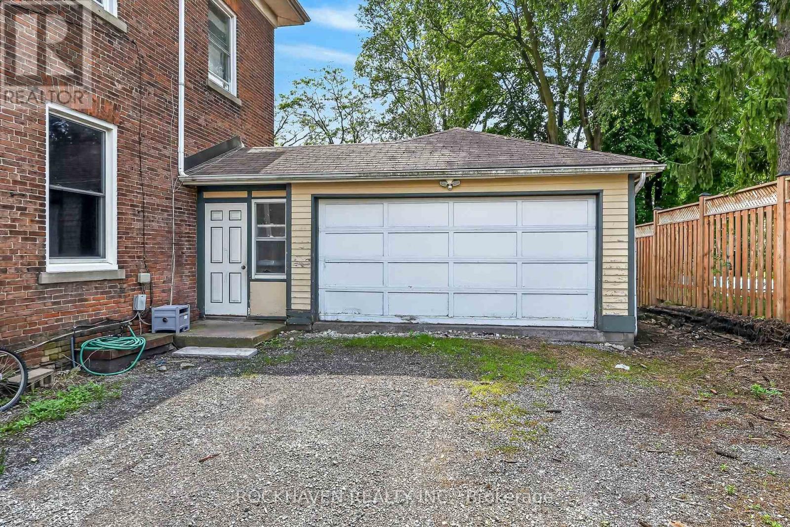 15 ST DAVID STREET W - Image 36