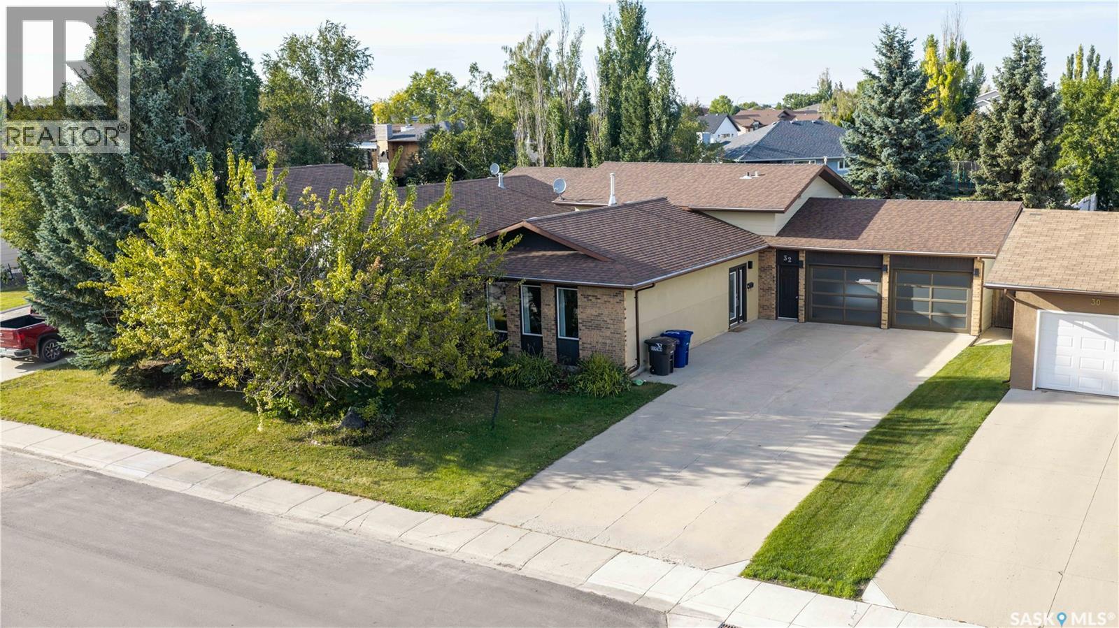 Property for sale at 32 Barnes CRESCENT