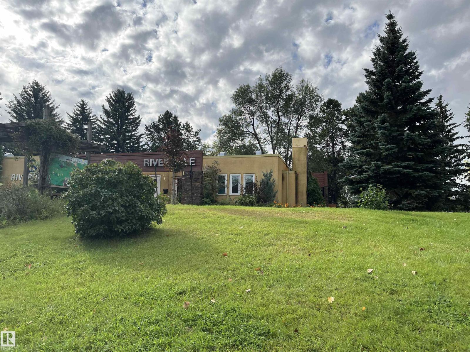 10205 92 ST NW - 9