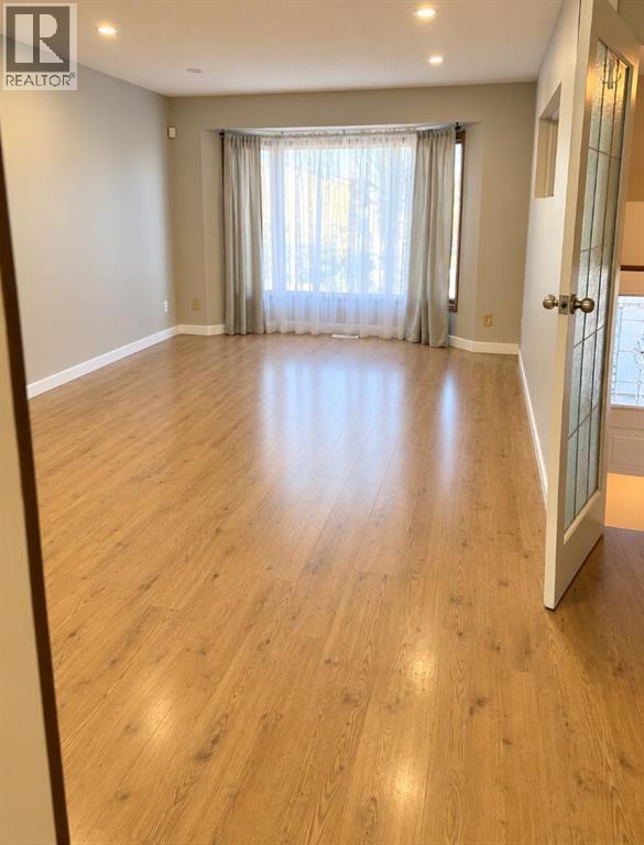 27 Castlebrook Court NE - 10