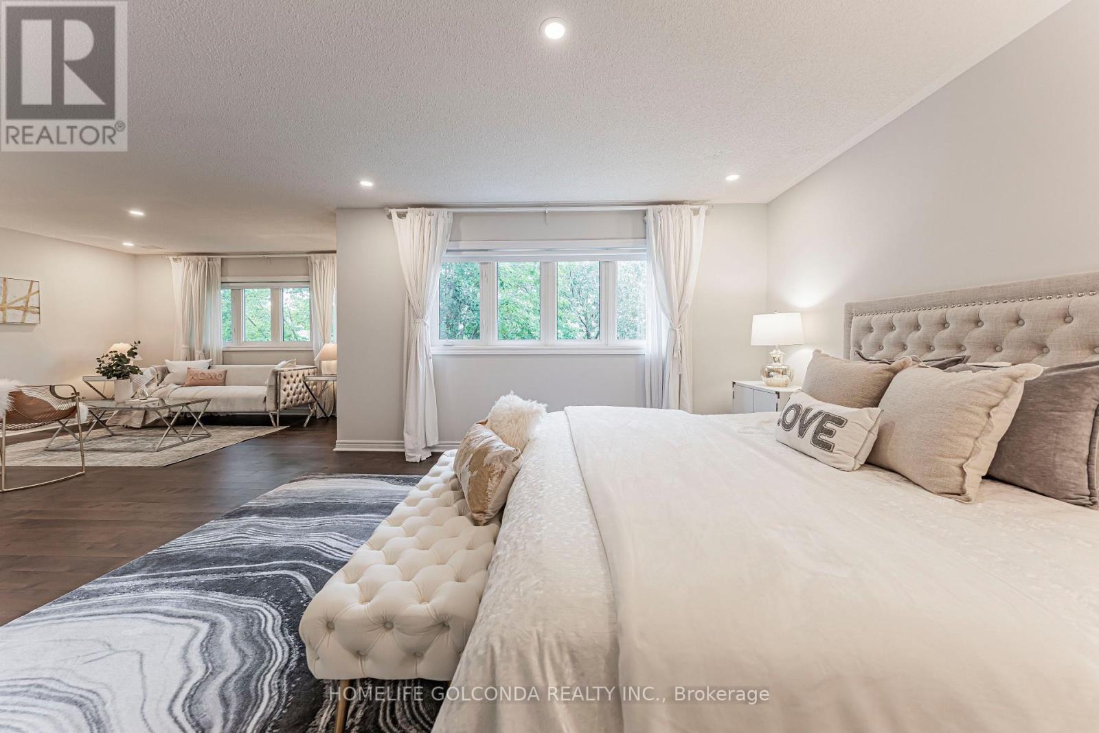 30 GOLDRING CRESCENT - 21